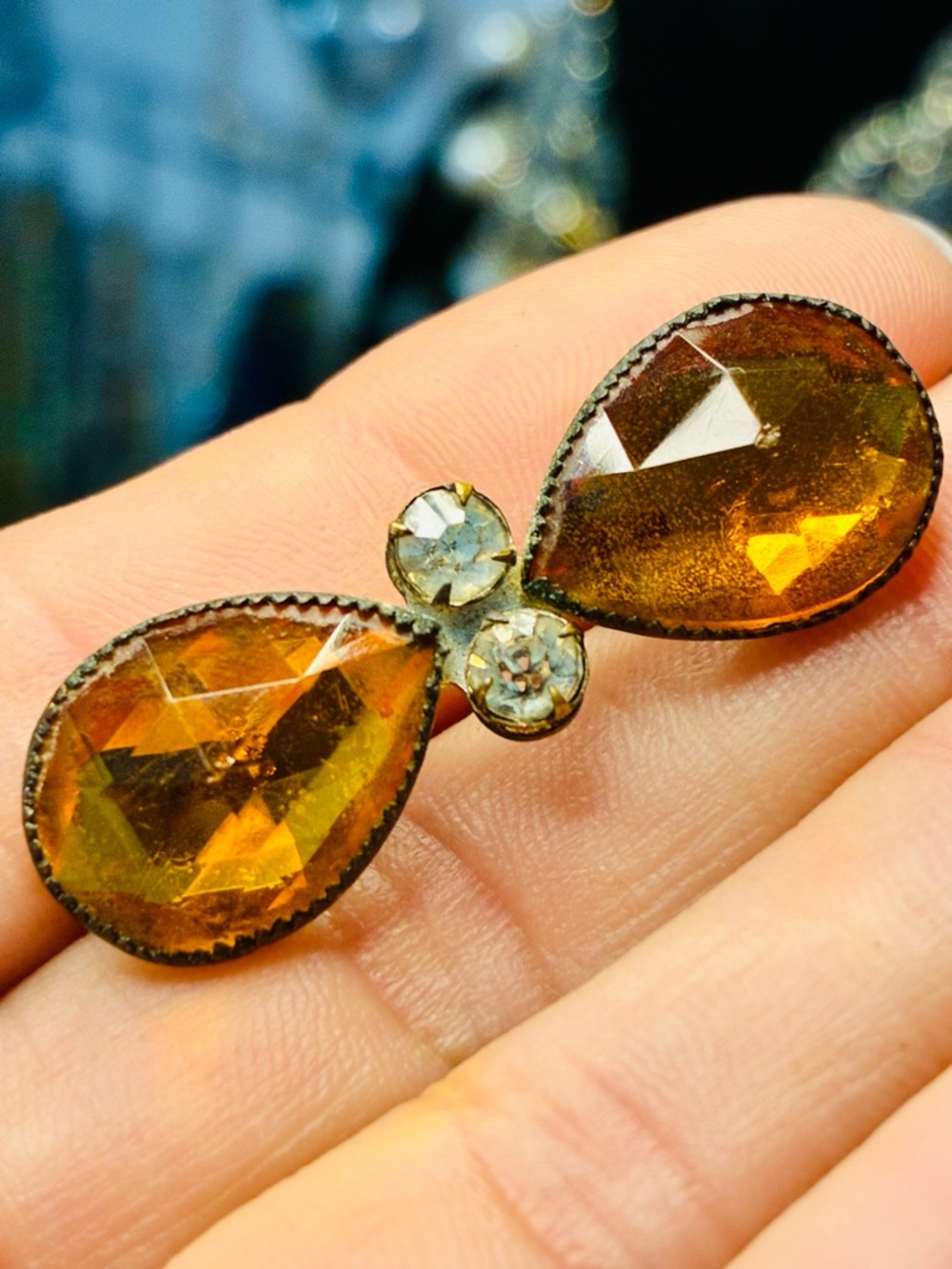 Source Unknown Amber Teardrop Brooch with Clear Accents